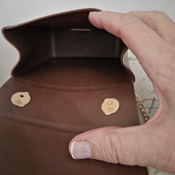 Diamond Quilted Elodie Crossbody Bag Gold Accent Hardware Detachable Gold Strap - Picture 9 of 11